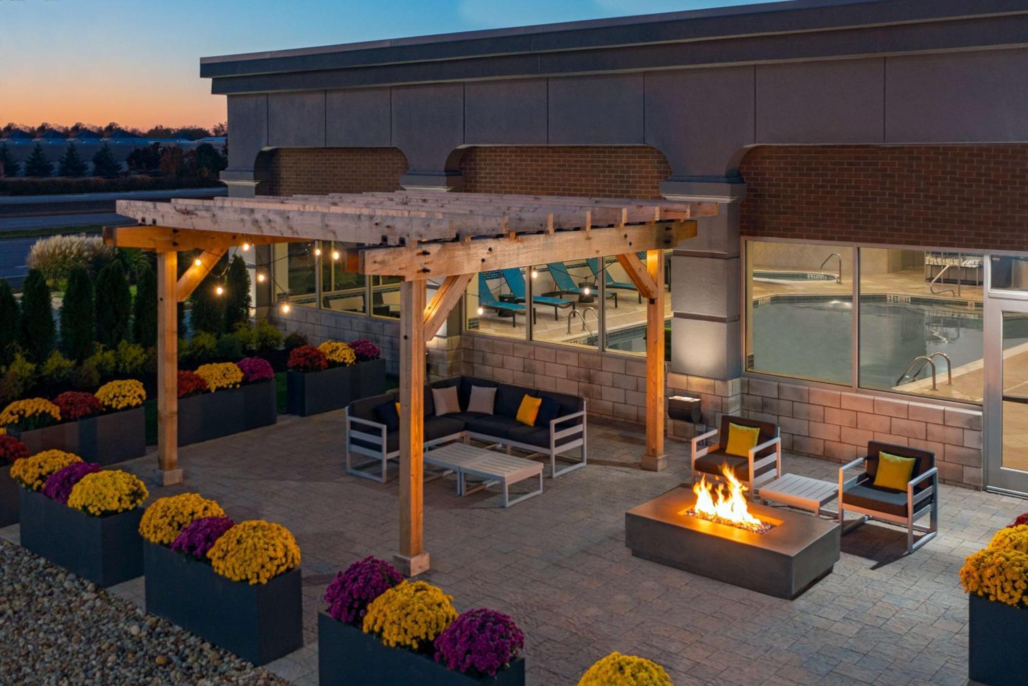 Hampton Inn&Suites Cleveland-Beachwood Exterior foto