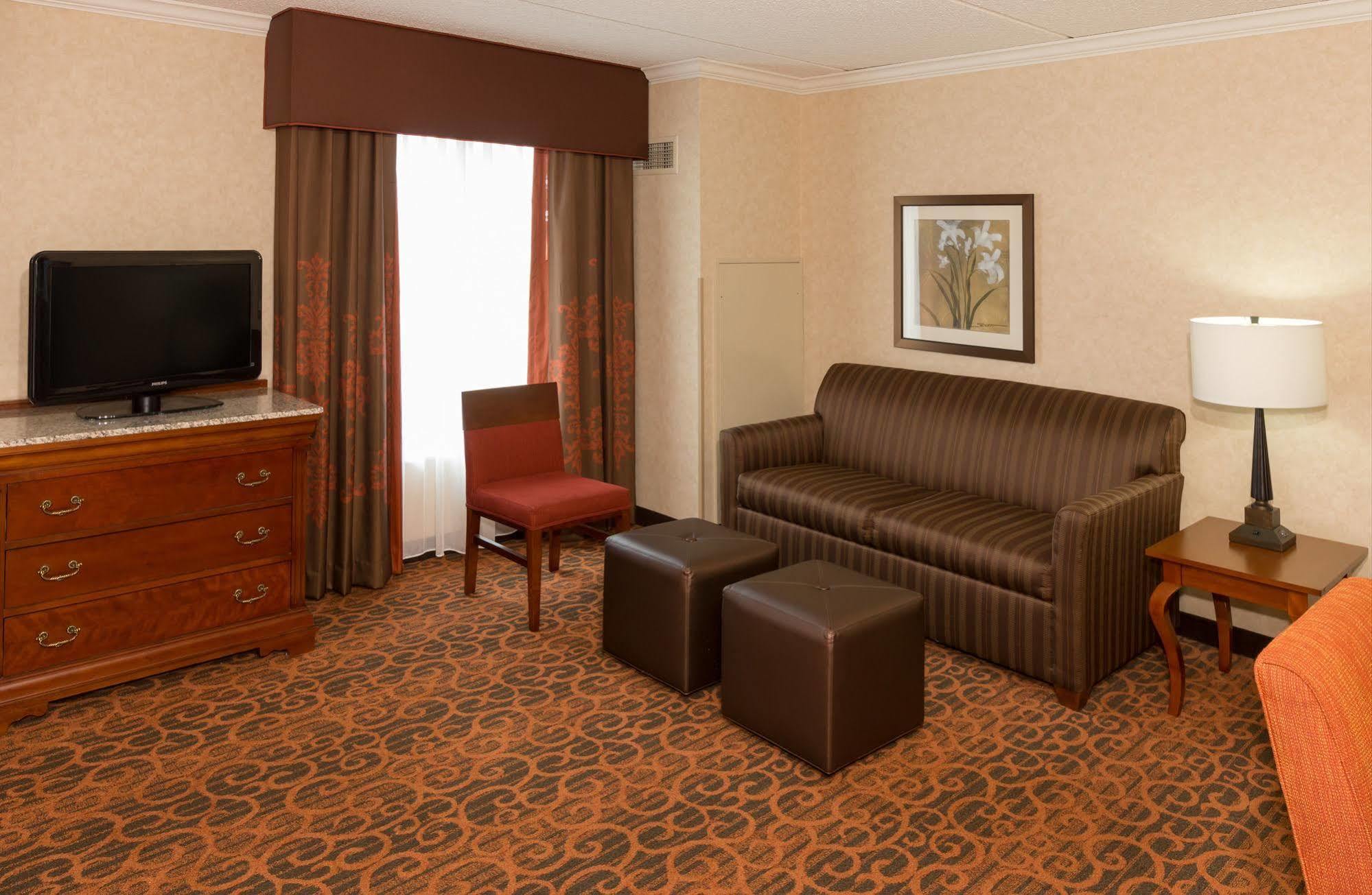 Hampton Inn&Suites Cleveland-Beachwood Exterior foto